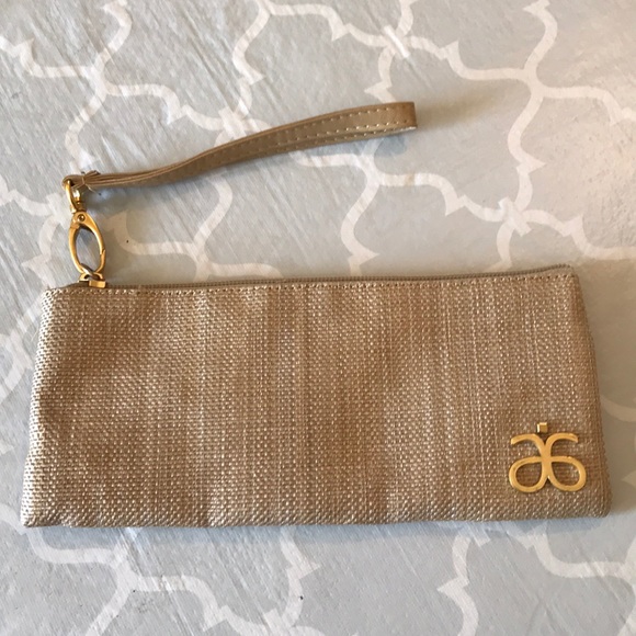 Arbonne Handbags - Cute summer wristlet 👝👒🌞👗